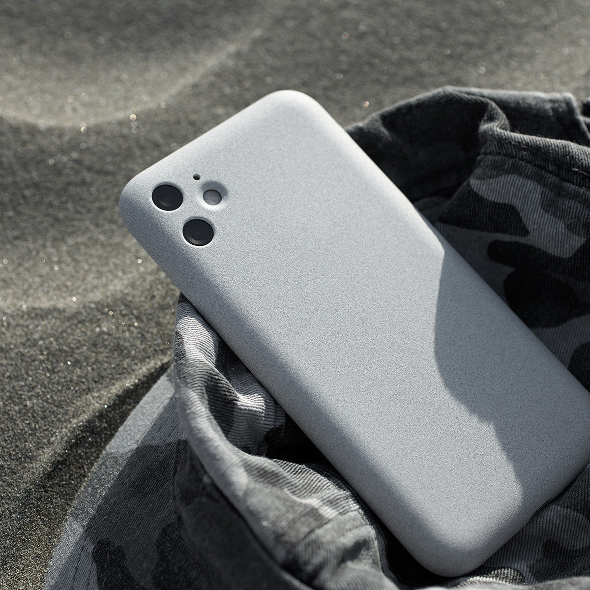 MYNUS iPhone 11 CASE