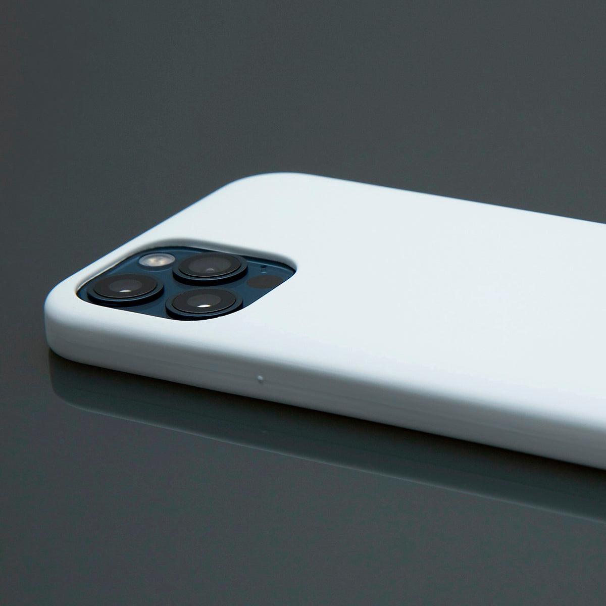 MYNUS iPhone 12 Pro CASE
