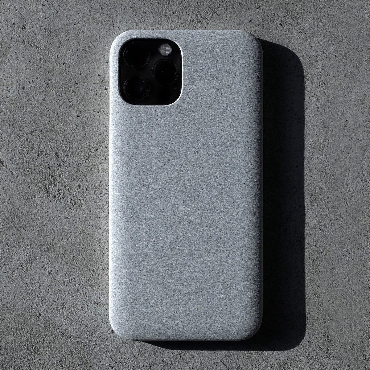 MYNUS iPhone 12 Pro CASE