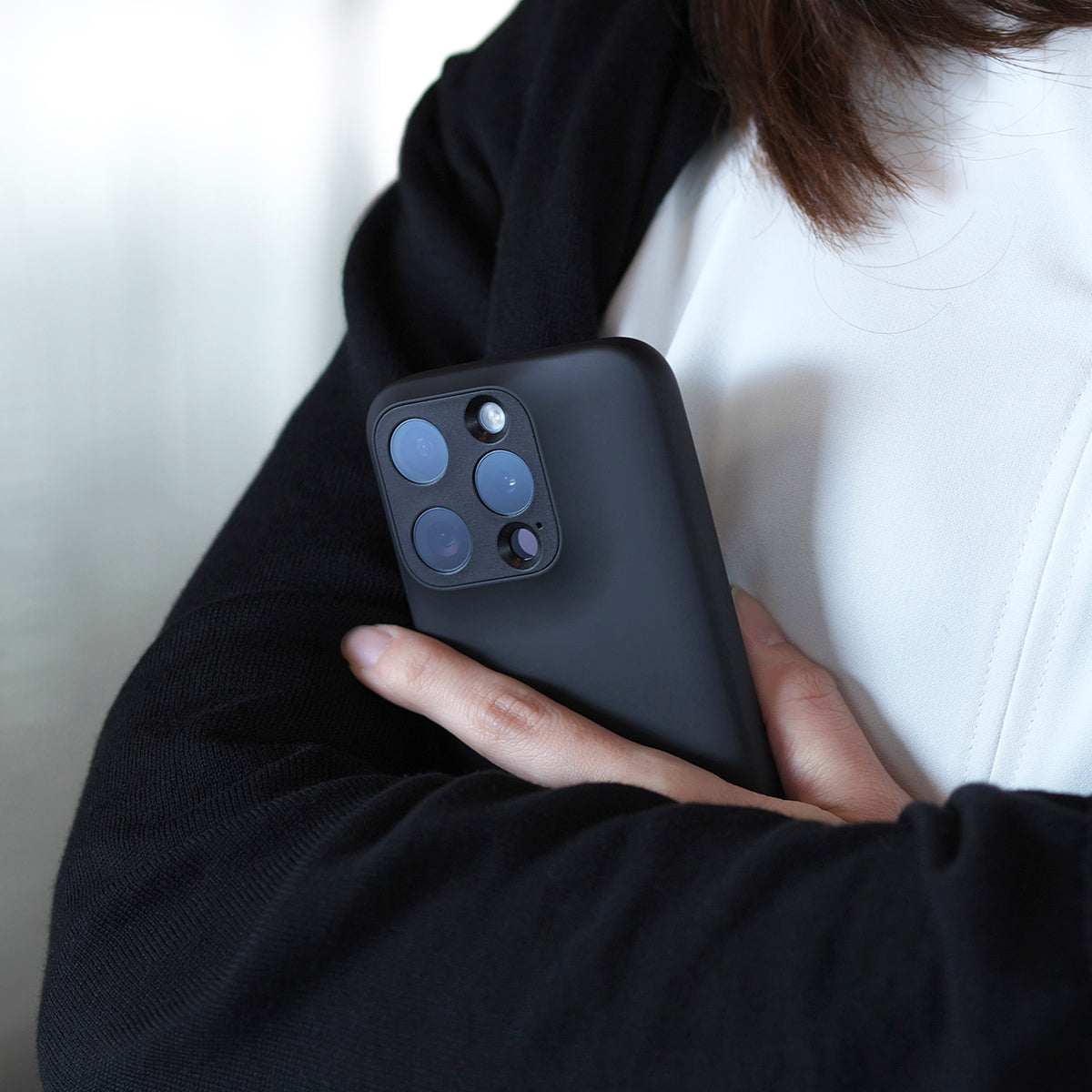 MYNUS iPhone 15 Pro CASE