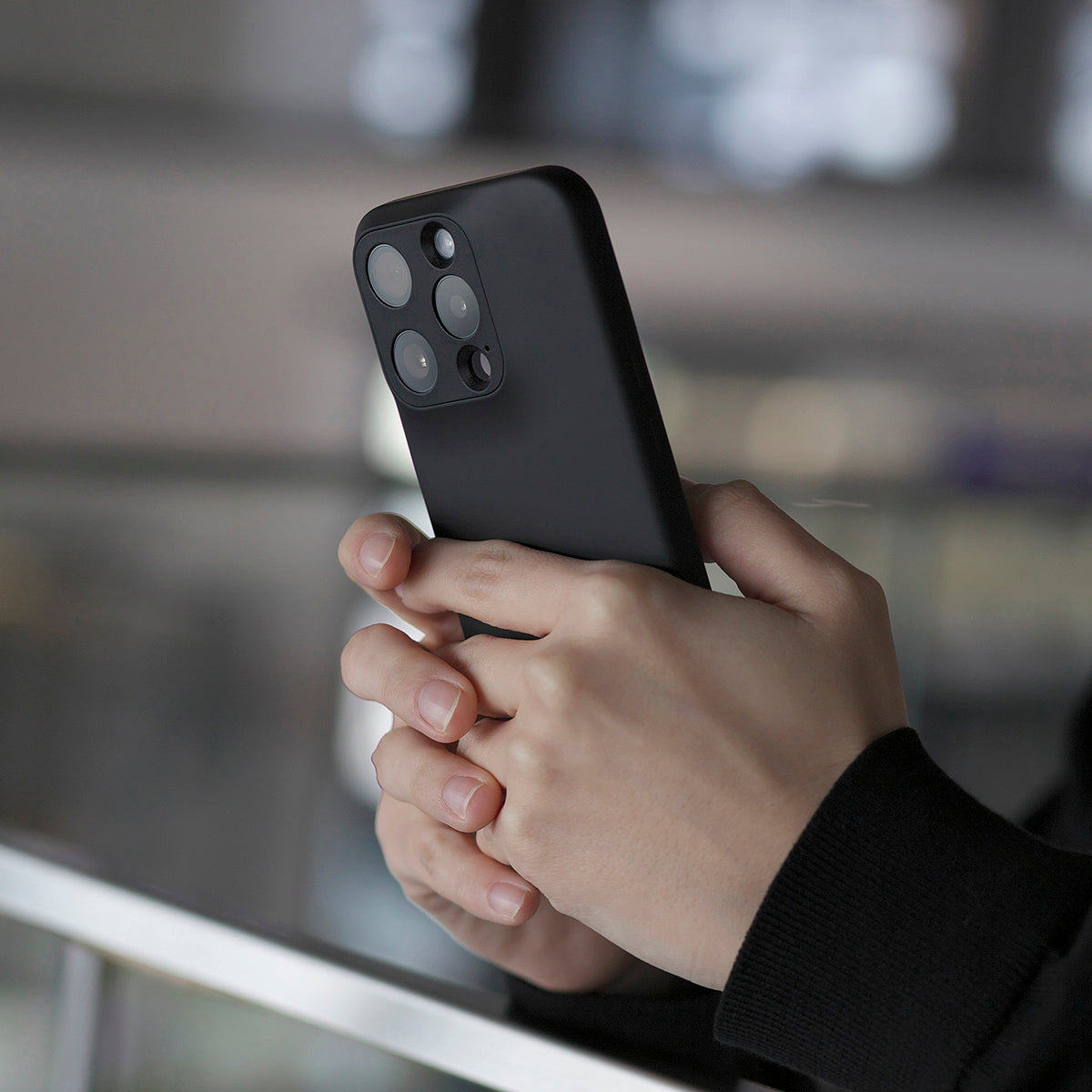 MYNUS iPhone 15 Pro CASE