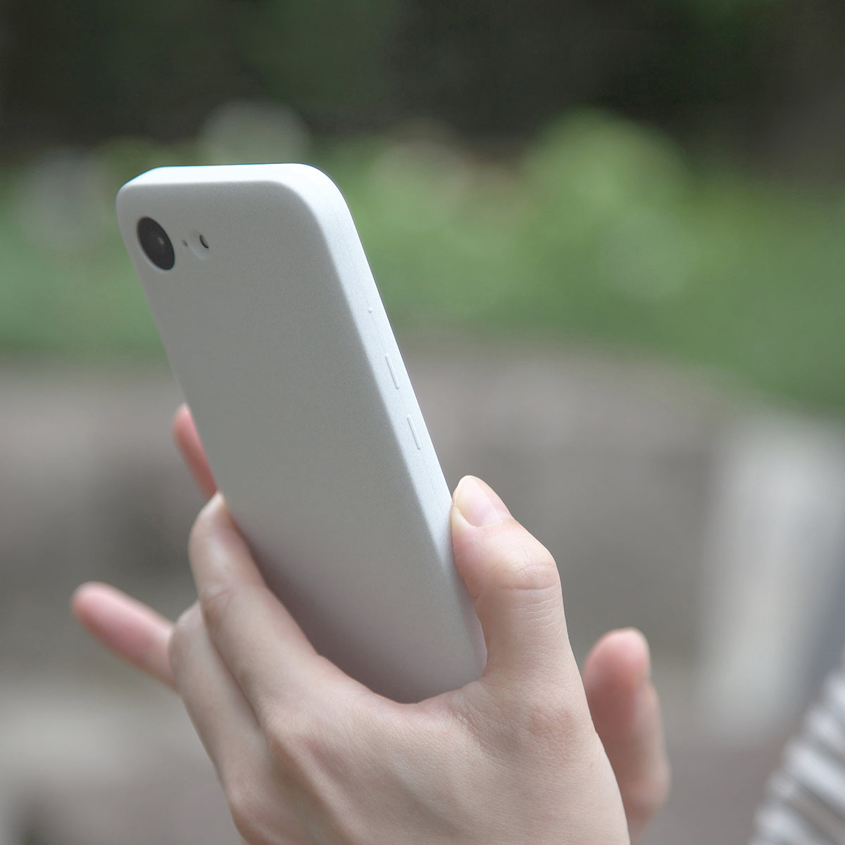 MYNUS iPhone 16e MAGCASE