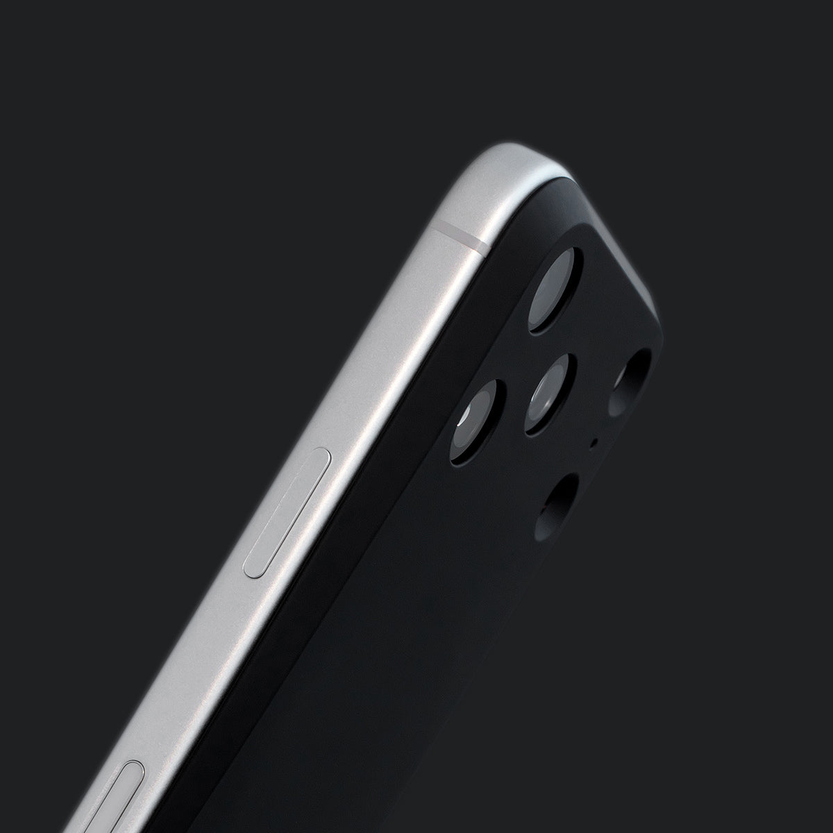 MYNUS iPhone 17 Pro BACK